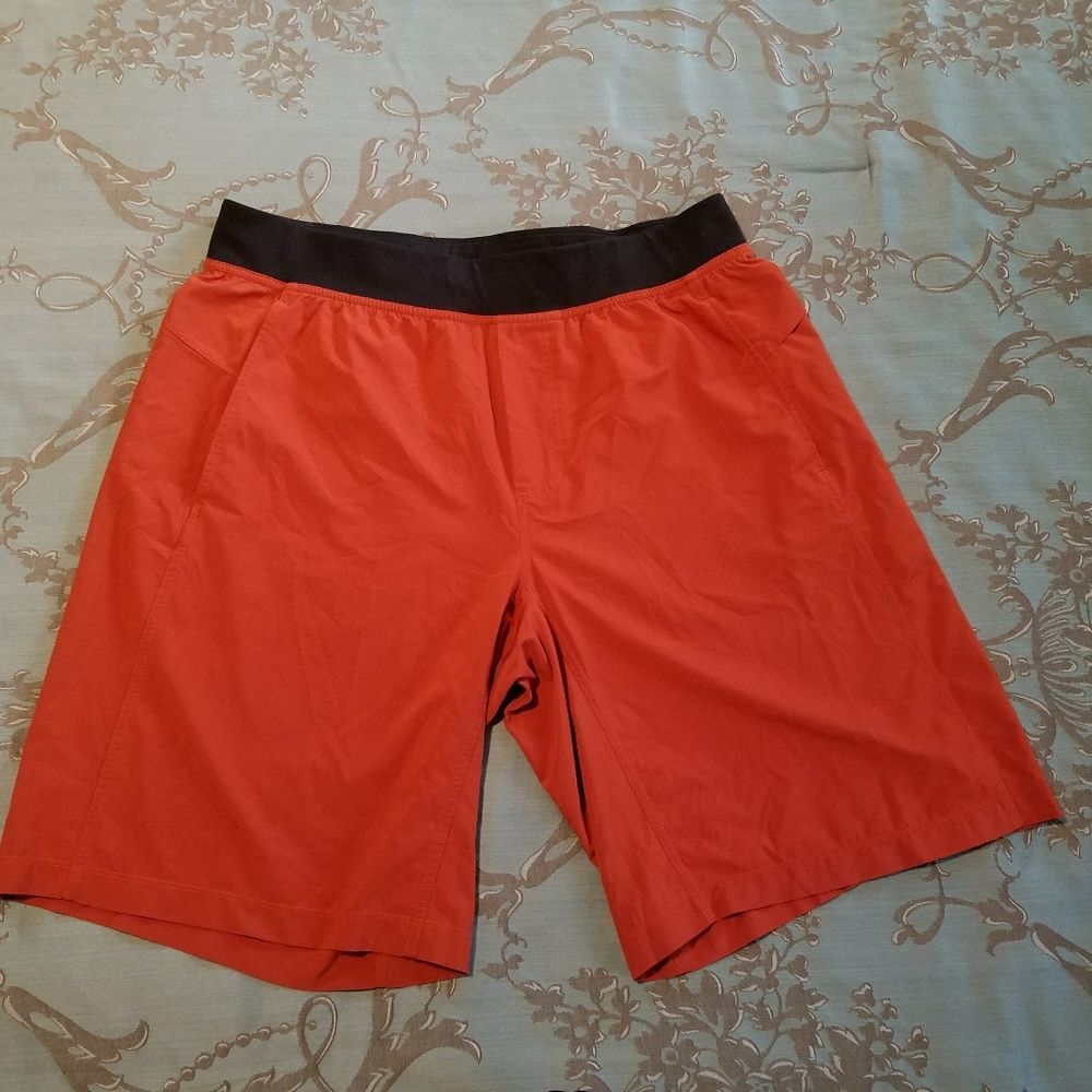 Lululemon Linerless 11" Athletic Shorts Orange Black Men Size XL